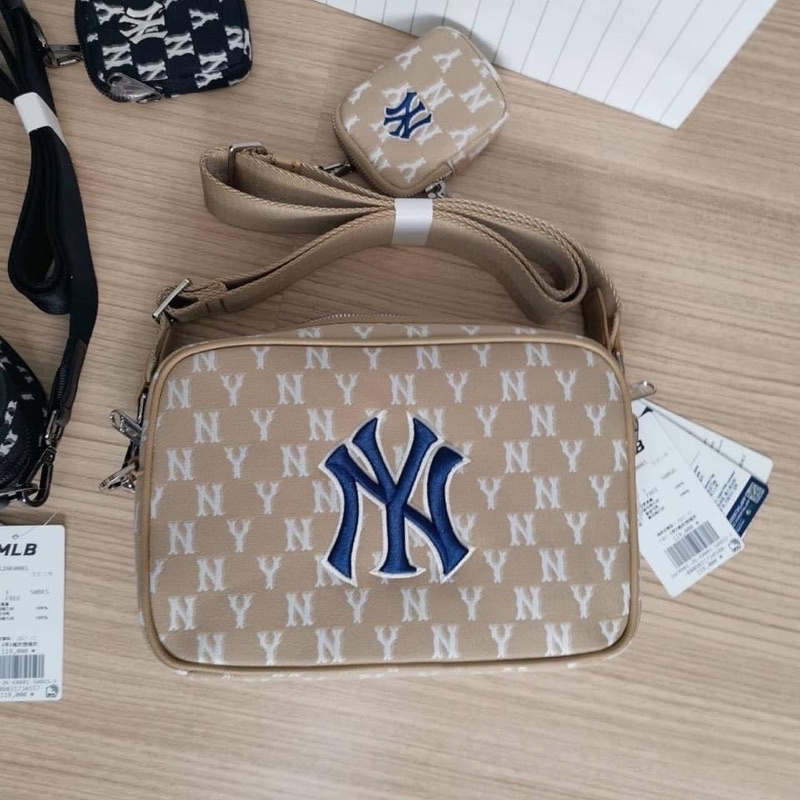 Túi MLB Monogram Jacquard Mini Crossbody Bag New York Yankees