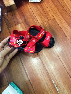 Sandal mickey siêu nhẹ cho bé trai