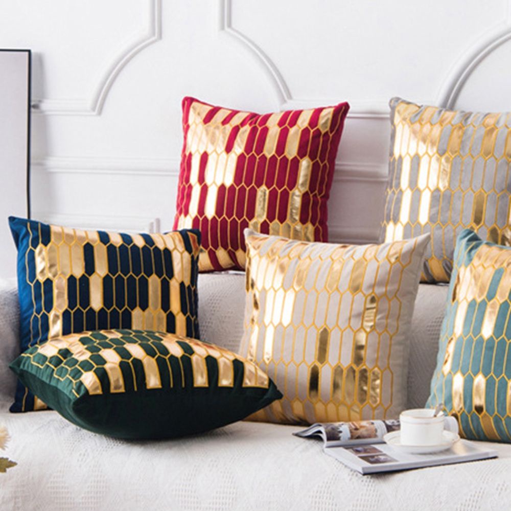 Vỏ gối sofa vải nhung dày họa tiết hình học màu vàng đồng trang trí phong khách sang trọng nhiều màu tùy chọn