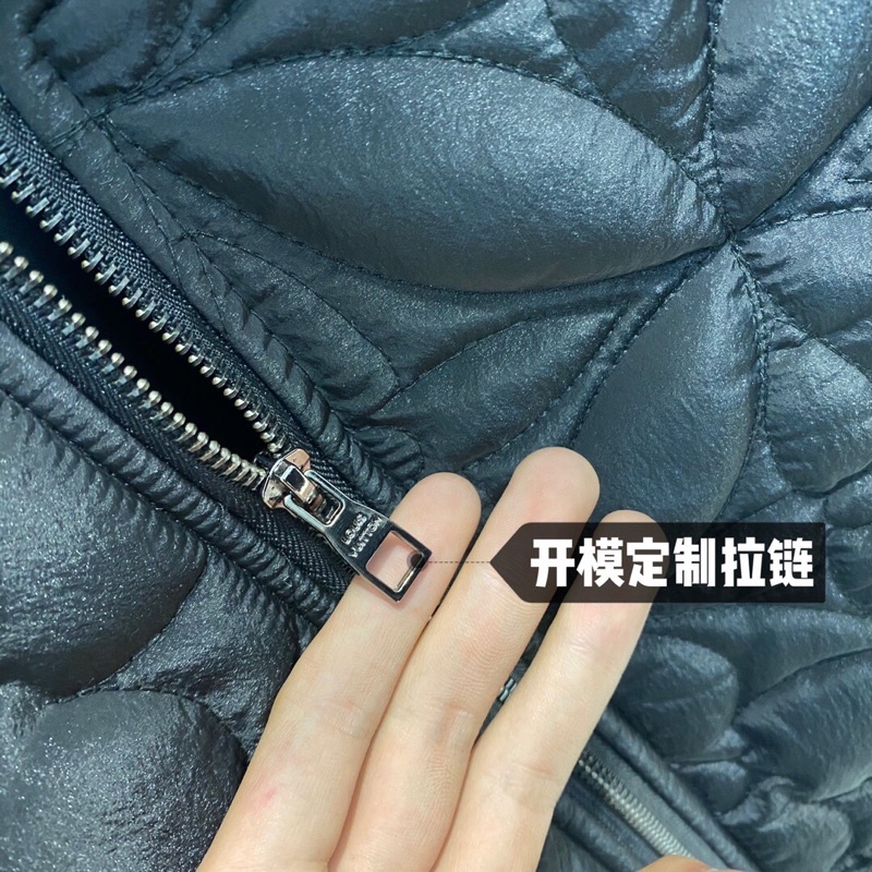 Áo khoác phao LV Louis Vuitton khóa zip cao cấp
