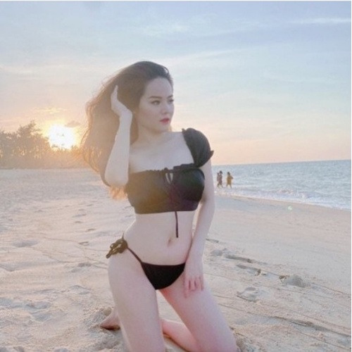 Bikini 2 mảnh tay bồng Hiền Hồ sexy KONKUN MS46