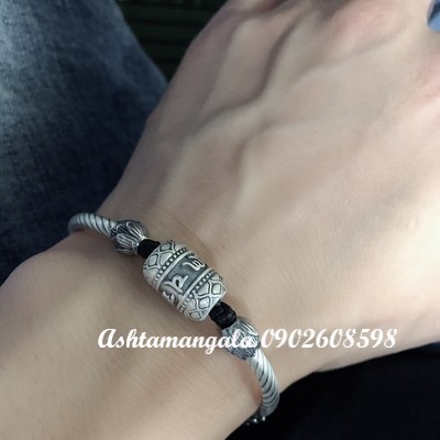 Vòng Tay chỉ tơ kết charm Bạc S925 Hoa Sen và Om mani padme hum Tây Tạng