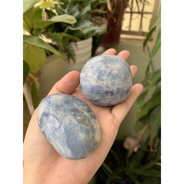 Viên cuội đá Blue Calcite Madagascar mài mịn size lớn xanh biển sưu tầm trang trí - Blue Calcite Gallet 50-60mm