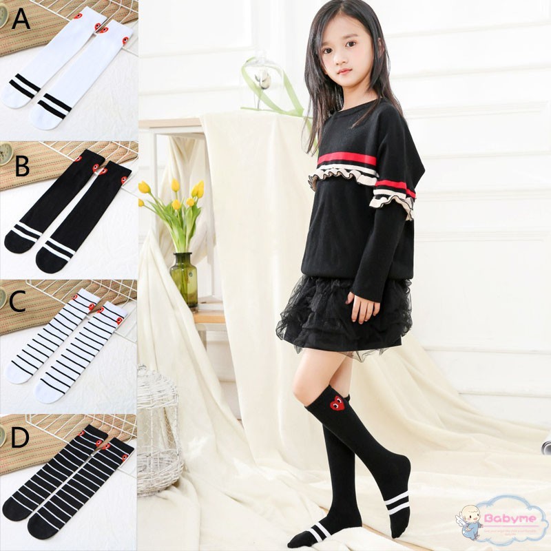 Đôi vớ dài họa tiết sọc dễ thương cho bé