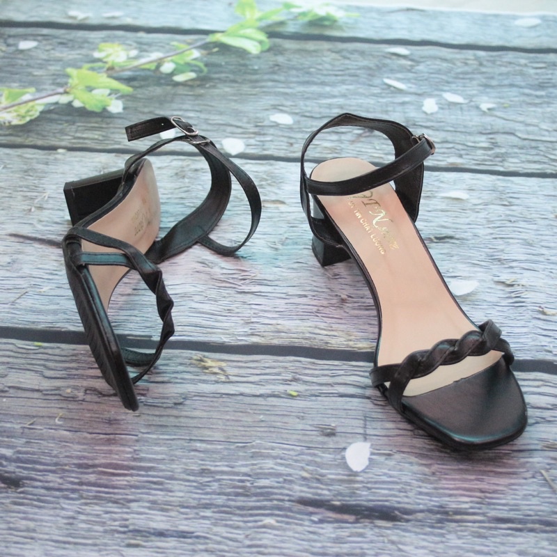 Giày sandal cao gót vuông 5p quai thắt chéo
