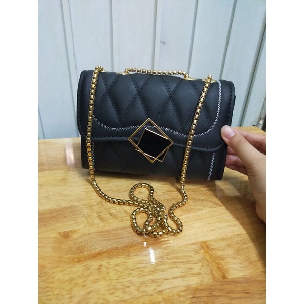 Túi xách màu đen da đẹp🥰🥰🥰🥰🥰