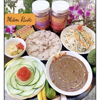 Hủ Mắm ruốc và hủ mắm cá rò - đặc sản Huế