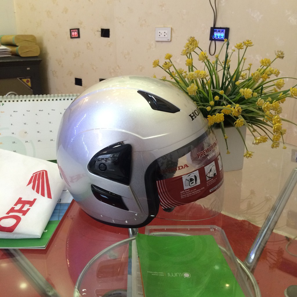 Mũ bảo hiểm 3/4 màu Bạc chính hãng bảo hành 6 tháng