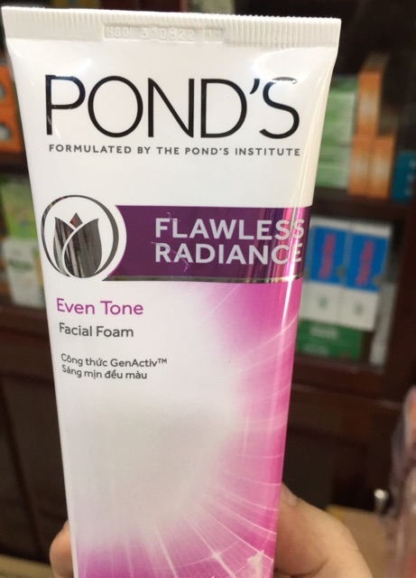 Sữa rửa mặt Pond's cao cấp 100g