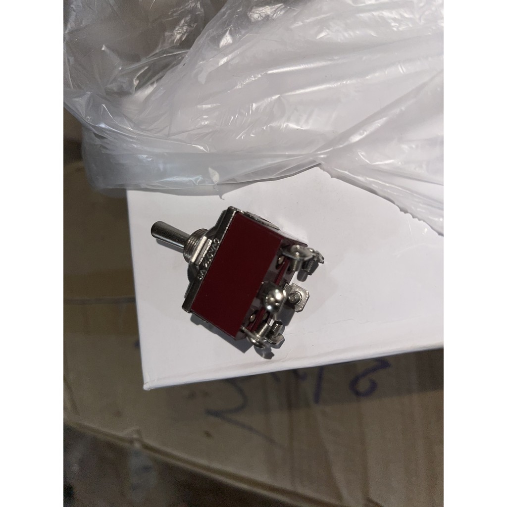 Sản phẩm gia đình làm: combo 100 Công tắc 6 chân nâu