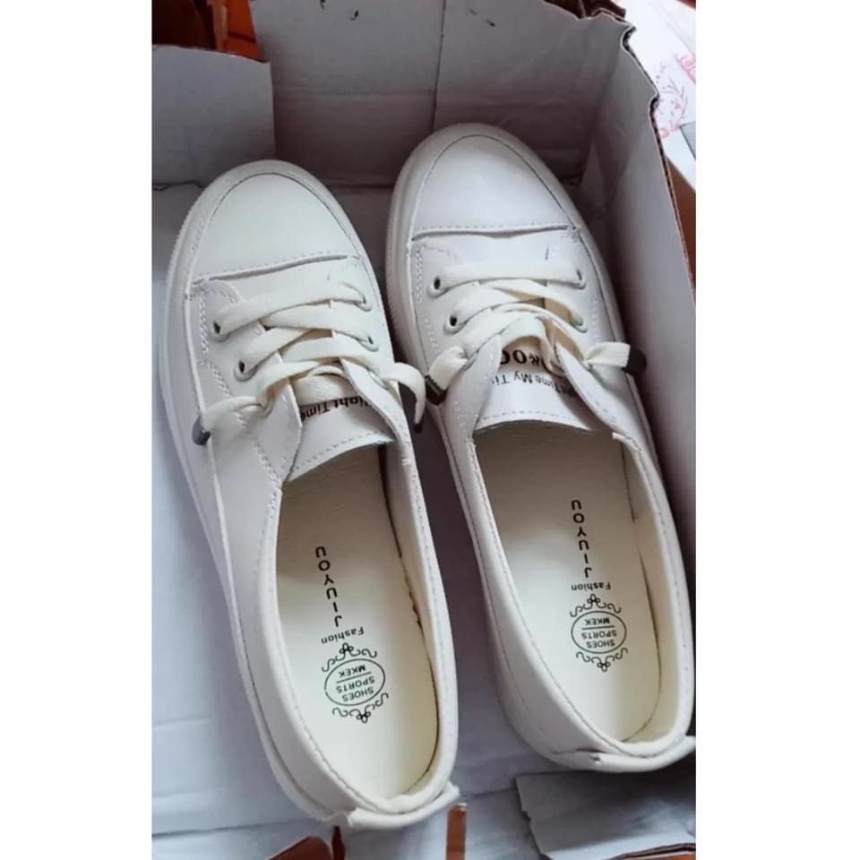 Giày Slip On Trắng - Be Siêu Êm Chân - Giày Lười Hot 2021 | BigBuy360 - bigbuy360.vn