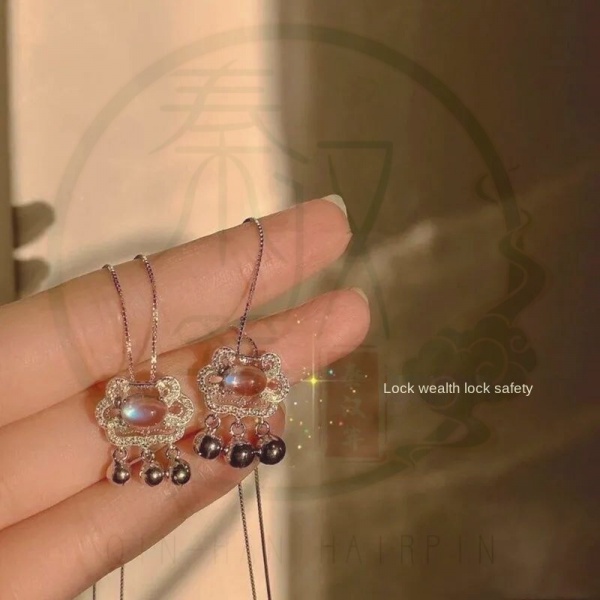 Vòng cổ mặt đá mặt trăng phát sáng thiết kế đơn giản sang trọng cho nữ