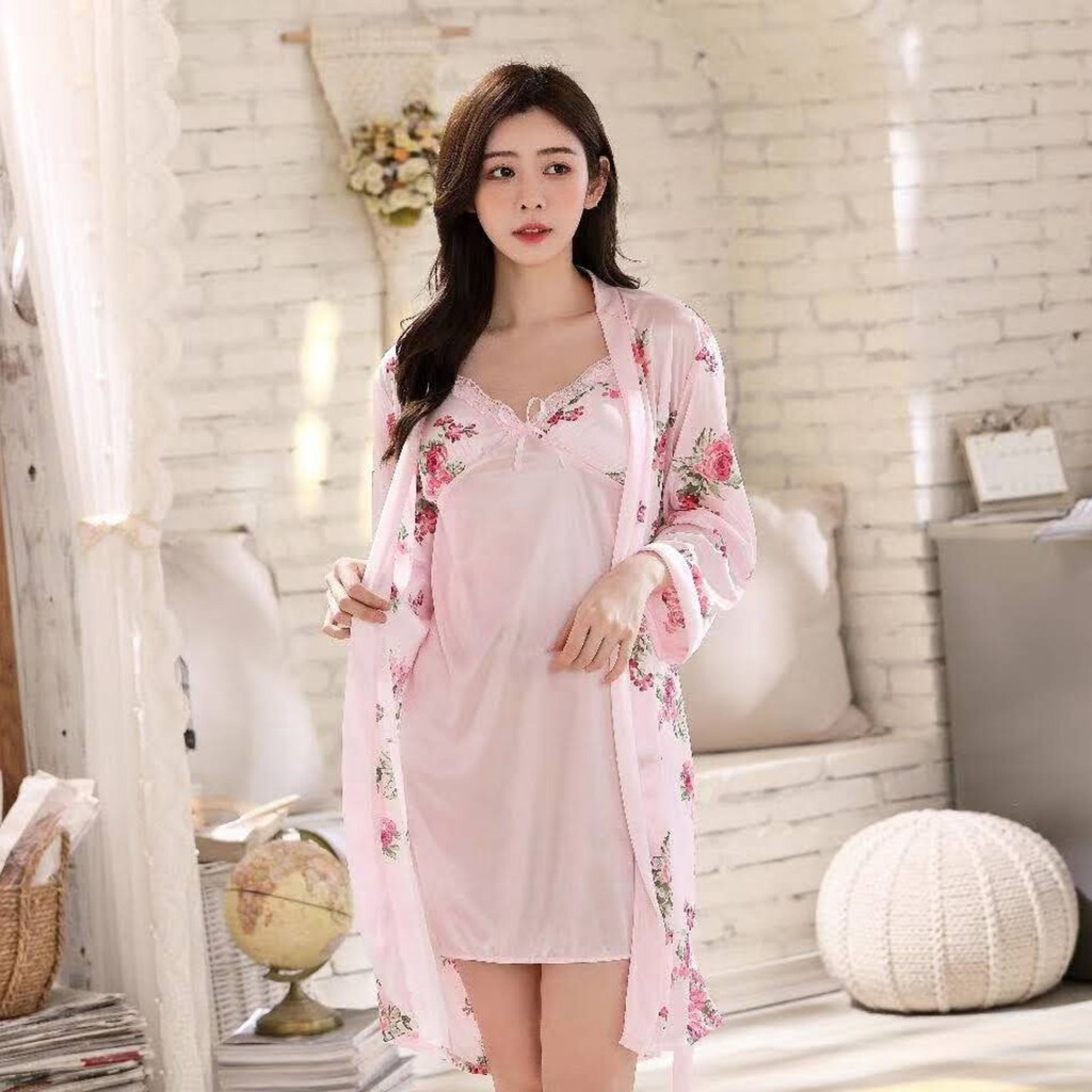 Đồ ngủ vải lụa sexy kèm áo khoác quyến rủ | BigBuy360 - bigbuy360.vn