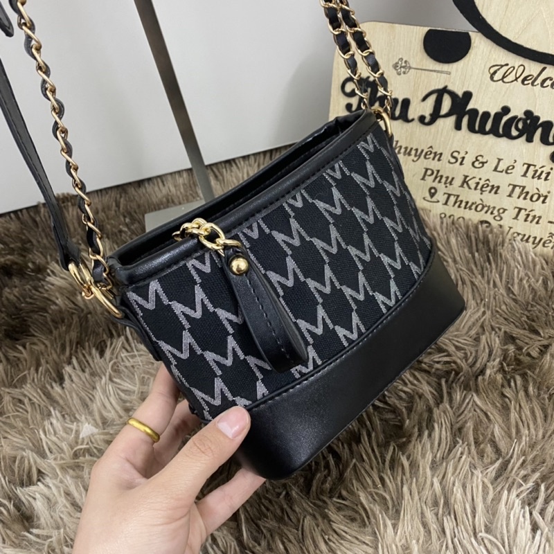 Túi hobo đeo chéo phối hoạ tiết chữ M kiểu dáng hàn quốc siêu xinh (ảnh thật shop chụp - kèm video shop quay)