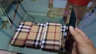 Ốp lưng sọc Burberry dành cho iphone 6,7,8