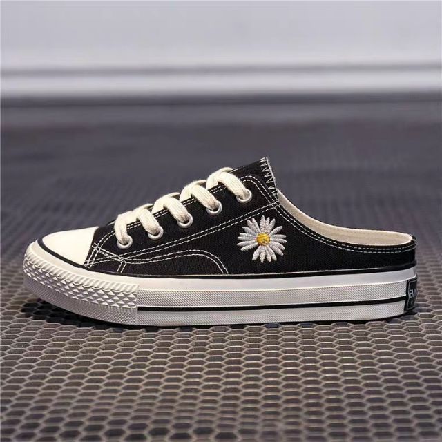 WAMT10K - giảm 10k cho đơn bất kì Giày sục thể thao nữ thêu hoa cúc kèm chữ ký A333 | BigBuy360 - bigbuy360.vn