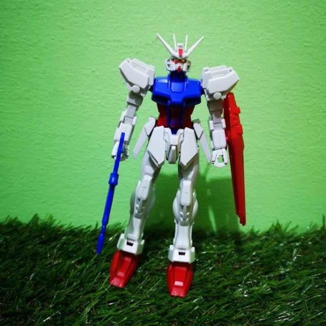 Entry grade strike gundam 1/144