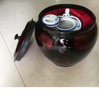 Giành ủ trà sơn mài kèm ấm tích bát tràng 1,5 L pha trà giữ nóng.