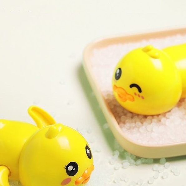 Đồ Chơi Vịt Con Bơi Lội Thả Bồn Tắm Cho Bé Yêu - Đồ Chơi Nhà Tắm Vặn Cót Cho Bé