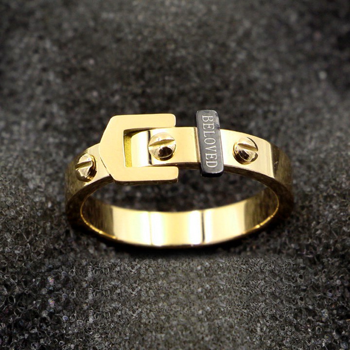 nhẫn titan cao cấp hình dây nịt màu vàng siêu độc - tặng hộp đựng xinh xắn