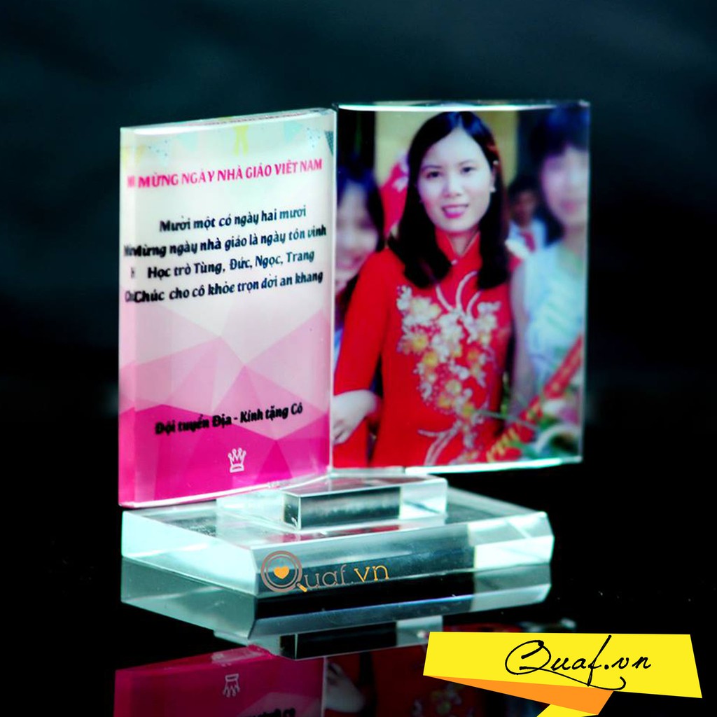 In ảnh lên pha lê sách