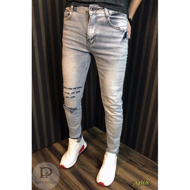 QUẦN JEANS NAM RÁCH GỐI IN CHỮ  CÁ TÍNH J68