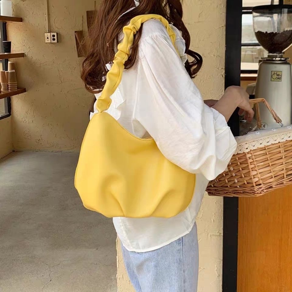 Túi Đeo Vai Hình Đám Mây Mềm Mại Sức Chứa Lớn Dễ Phối Đồ