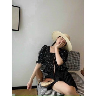 Set áo chấm bi nhún quần đen