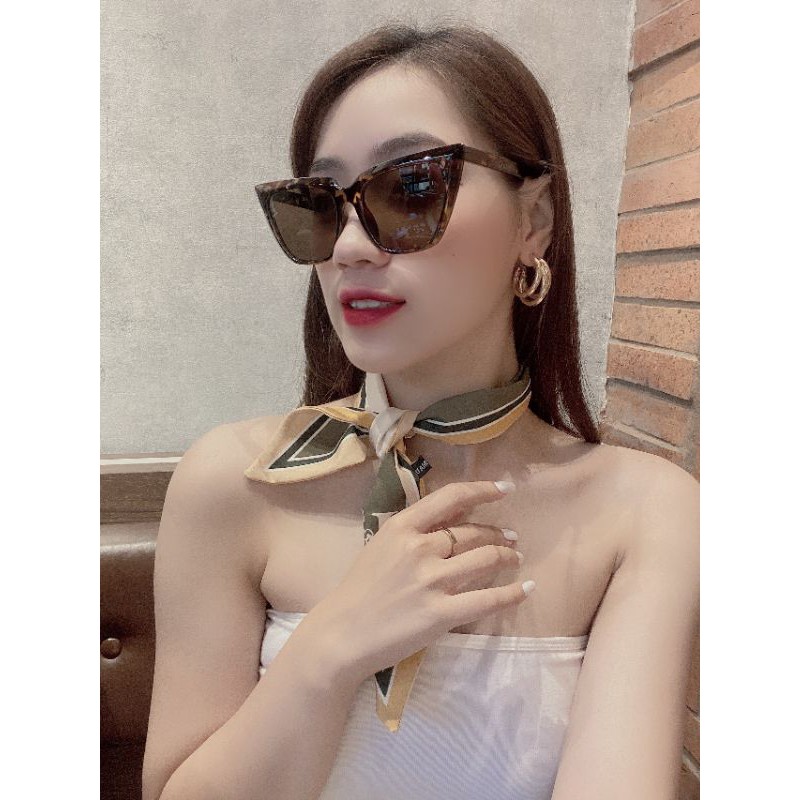 Kính Shein có mail mua hàng của web, full box