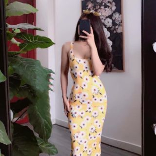 Đầm body hoa cúc