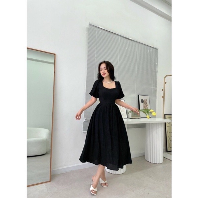Váy cổ vuông tay bồng