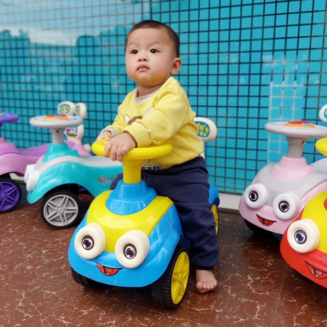 Xe chòi chân hình con minion có nhạc có đèn siêu đáng yêu cho bé( ảnh thật)