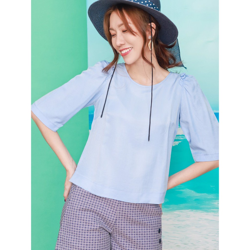 Áo cổ tròn tay phồng dún bèo