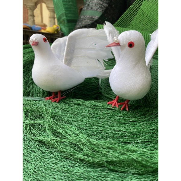2 Chim bồ câu nhân tạo bằng xốp dùng để trang trí