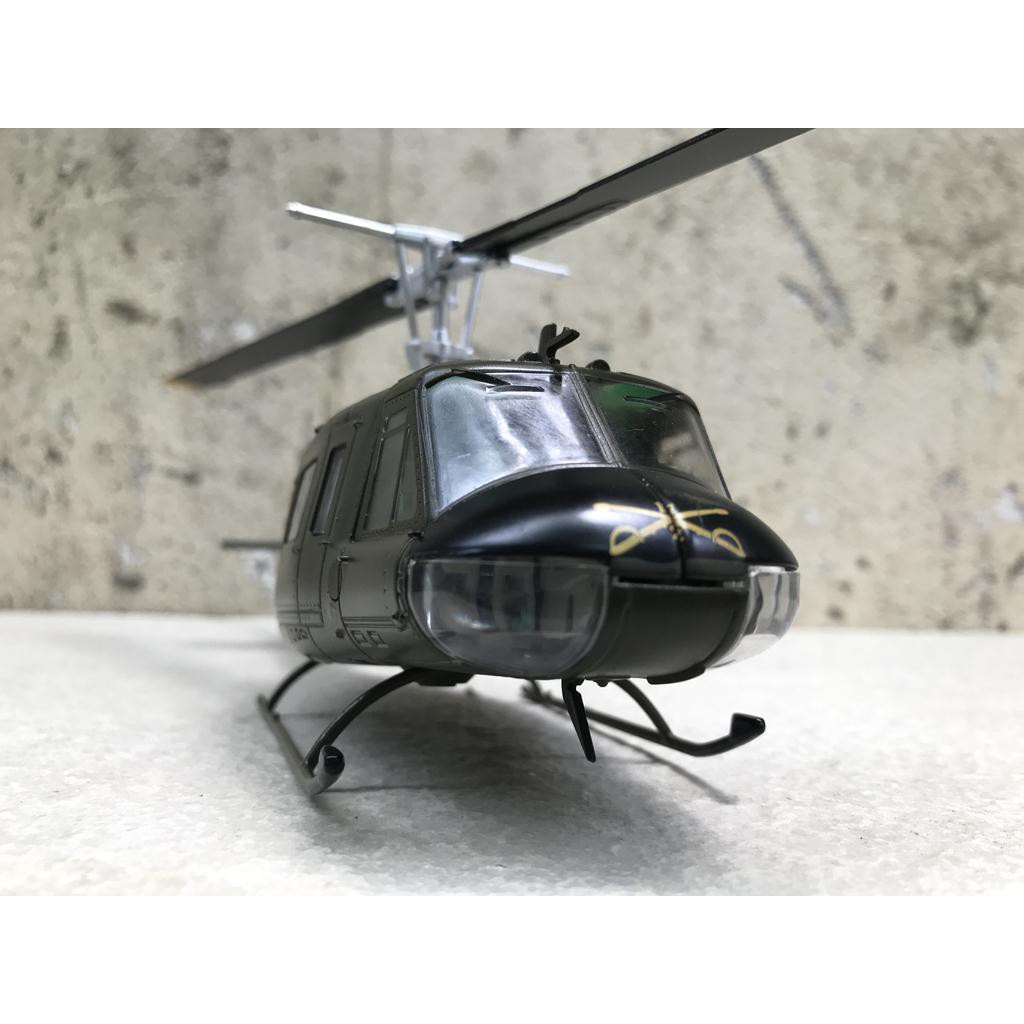 Mô hình máy bay Trực Thăng UH-1 Huey  1:48