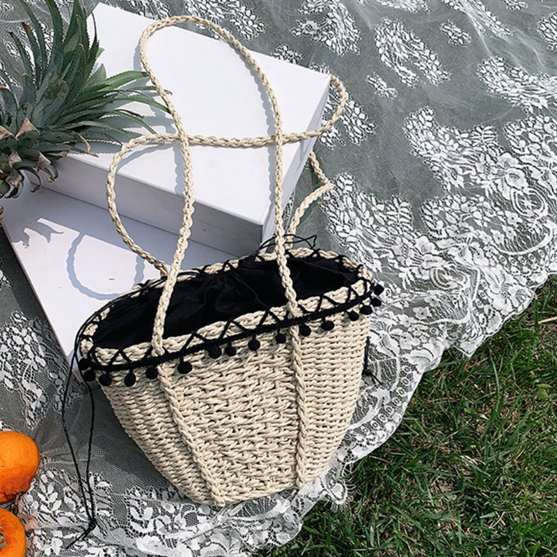 Giỏ Đan Rơm Đeo Vai Phối Tua Rua Và Quả Cầu Lông Xù Kiểu Vintage