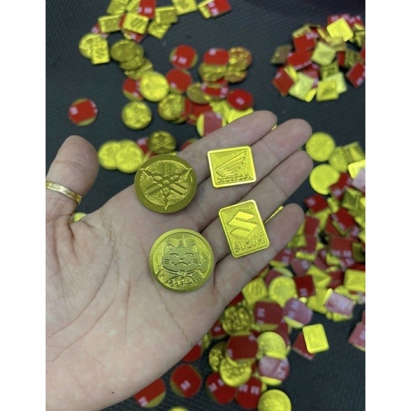 Tem Logo Honda & Yamaha & Suzuki & Mèo Nhỏ Titan Màu Vàng