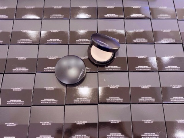 [NIKA STORY] Phấn khoáng Mac Light Mineralize Skinfish kiềm dầu, lâu trôi, tạo hiệu ứng bóng khỏe | BigBuy360 - bigbuy360.vn