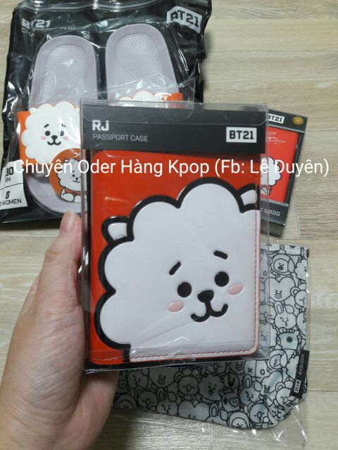 Ví hộ chiếu da bóng Bt21 Official.