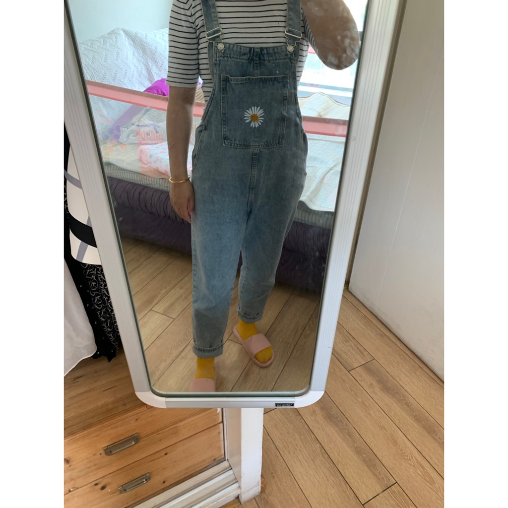 Yếm jeans dài hình hoa cúc [Hàng order - có hình thật khách mặc ở cuối] | BigBuy360 - bigbuy360.vn