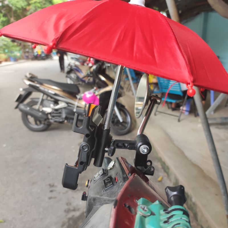 Giá đỡ điện thoại trên xe máy có ống gắn dù mini tiện lợi