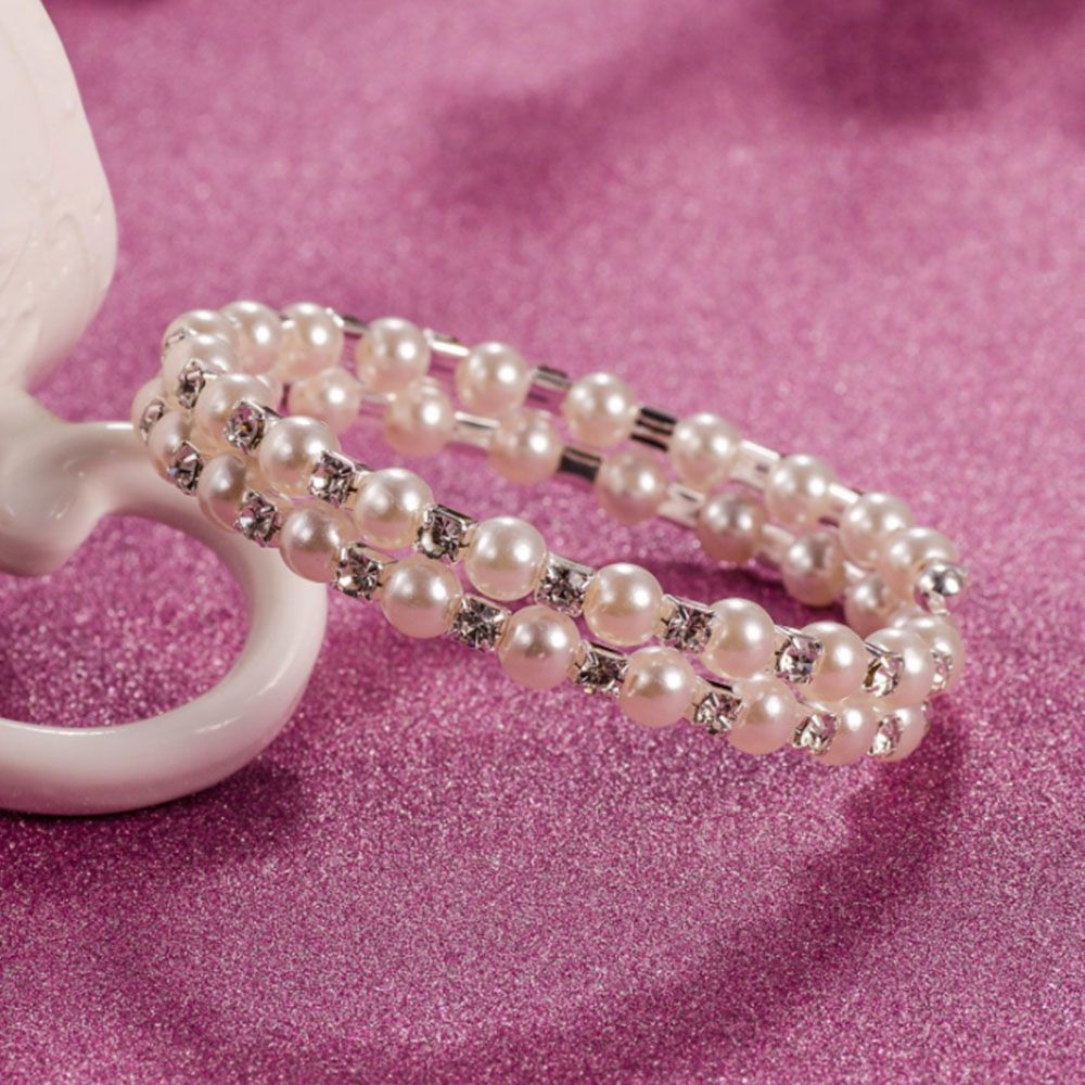 Vòng tay đính hạt quyến rũ