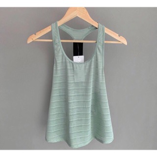Tank top khoát ngoài tập luyện