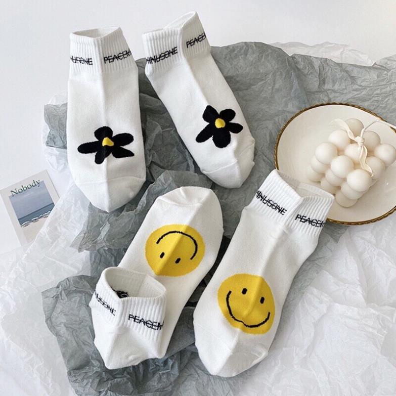 1 Đôi Tất Hoa Cúc Hot Trend ( Đen và Trắng )