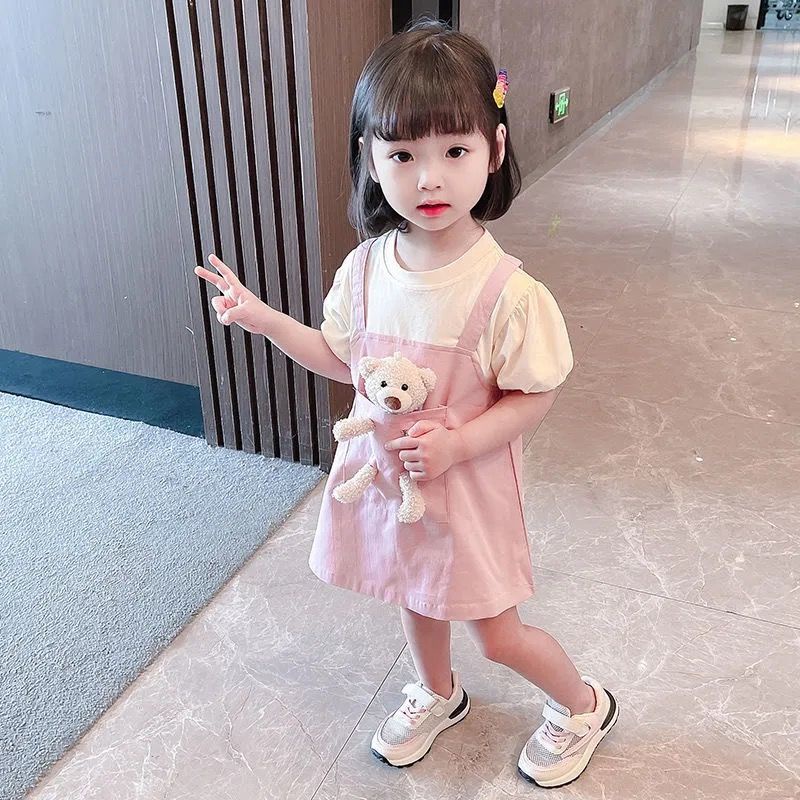 Bộ Áo Thun In Hình Gấu Kèm Váy Yếm Dễ Thương Thời Trang Mùa Hè Cho Bé Gái