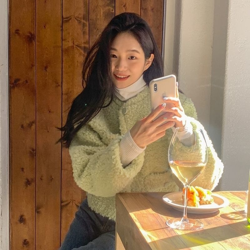 Áo khoác Cardigan vải lông cừu dáng rộng ấm áp thời trang cho nữ