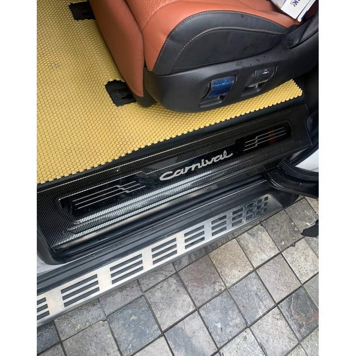Ốp chống trầy xước bậc cửa, bậc cốp xe Kia Carnival 2021-2022-2023 mẫu carbon cao cấp