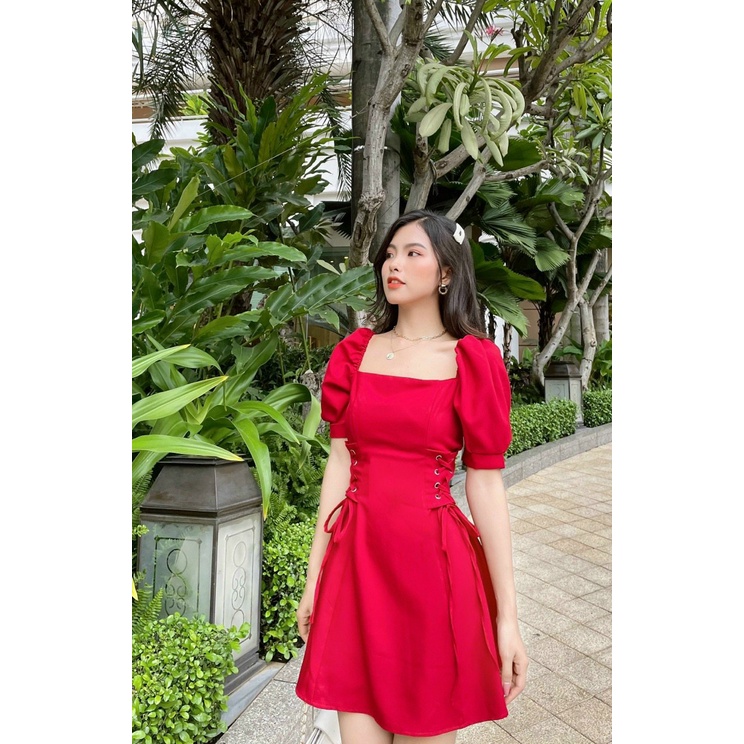đầm xòe dáng ngắn cổ vuông tay phồng, đan dây hai bên eo siêu xinh