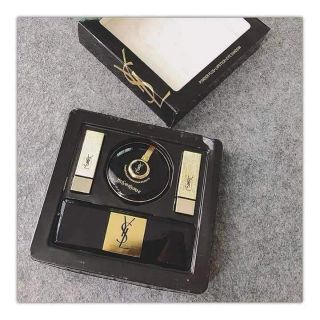 Sét trang điểm YSL 4 món
