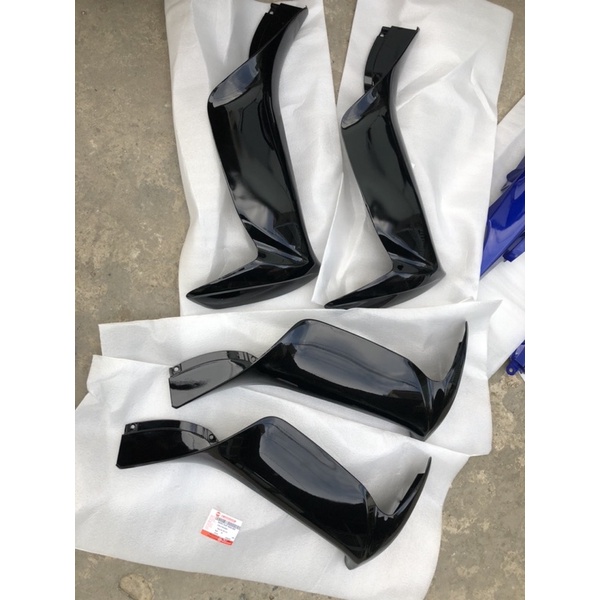 bửng trước Elegant đen bóng